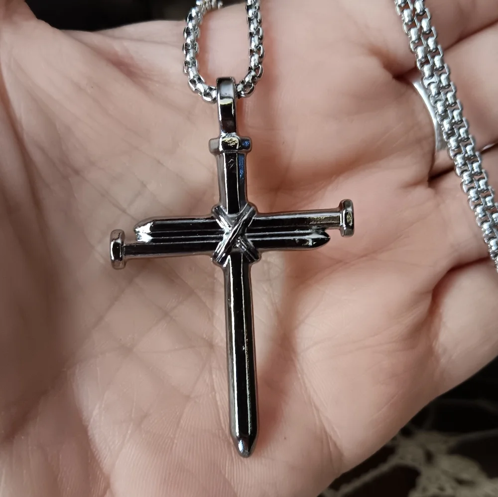 🆕️LAST 1☦️HANDCRAFTED STAINLESS STEEL CROSS NAIL UNISEX NECKLESS/GIFT BOXED